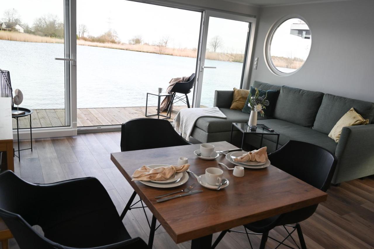 Hausboot Kajuete Am Nixensteg Am Wangermeer Mit Hund Schillig Εξωτερικό φωτογραφία